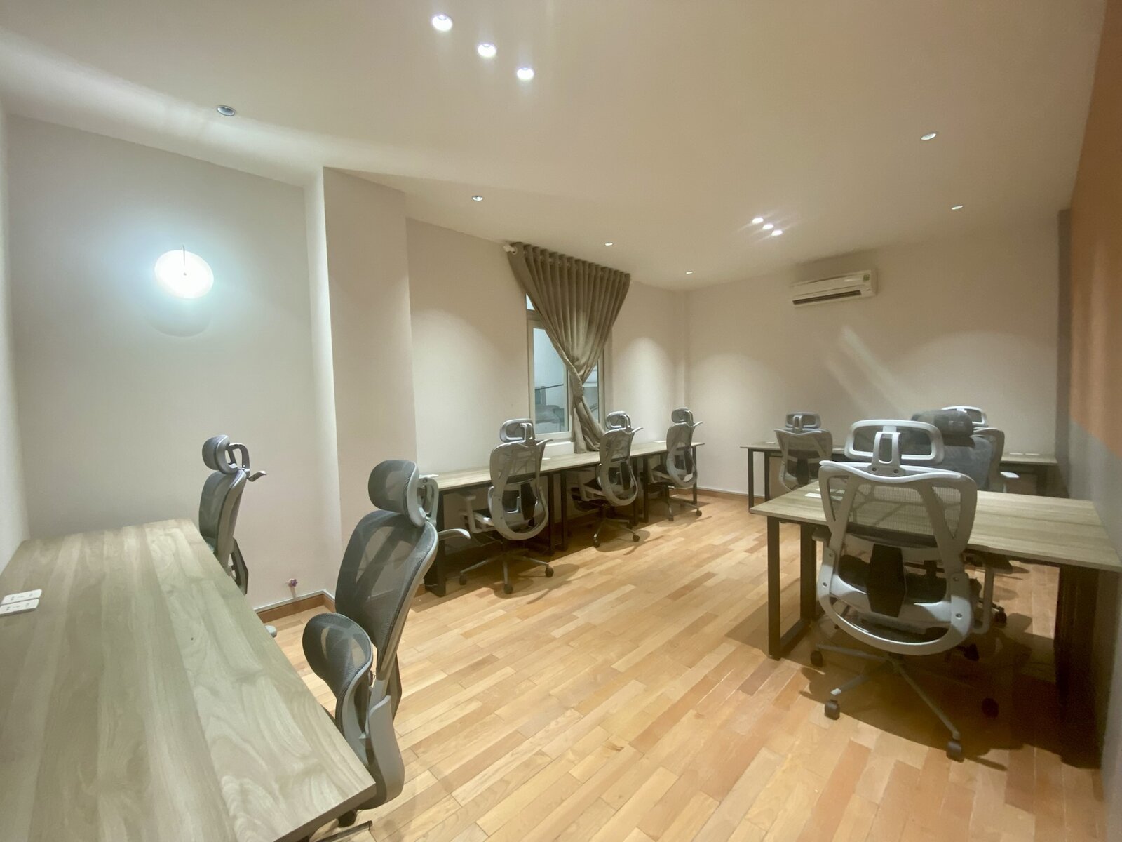 Serviced Office in District 3 for Teams of 2-8 at WORK X